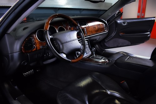 2005 Jaguar XKR Convertible Te koop (foto 52 van 119)