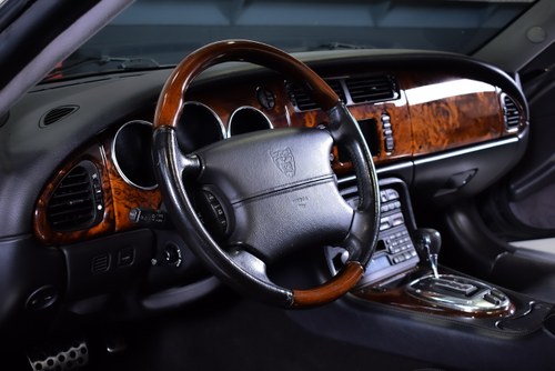 2005 Jaguar XKR Convertible Te koop (foto 53 van 119)