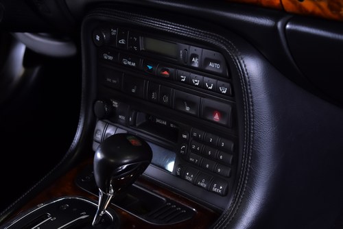 2005 Jaguar XKR Convertible Te koop (foto 73 van 119)