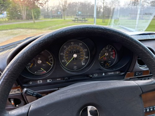 1983 Mercedes-Benz 380 SL (R107) Te koop (foto 27 van 77)
