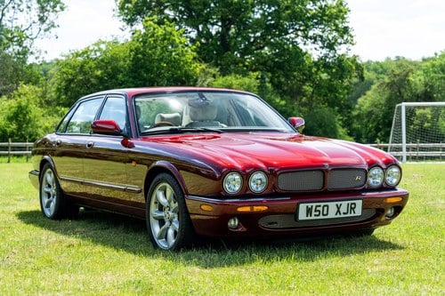 2000 Jaguar X308 XJR For Sale (picture 2 of 281)