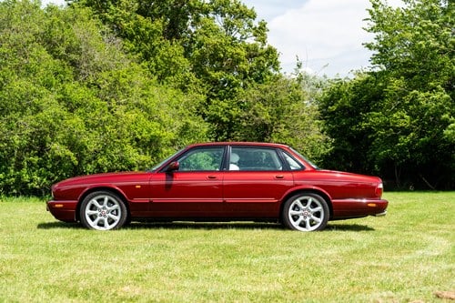2000 Jaguar X308 XJR For Sale (picture 3 of 281)