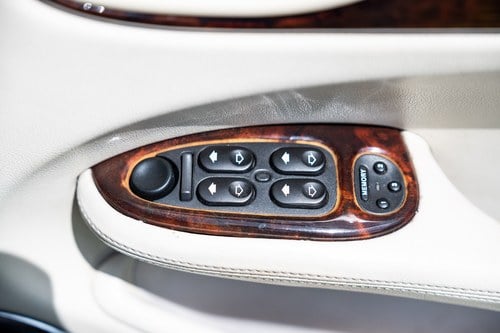 2000 Jaguar X308 XJR For Sale (picture 143 of 281)