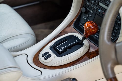 2000 Jaguar X308 XJR For Sale (picture 27 of 281)