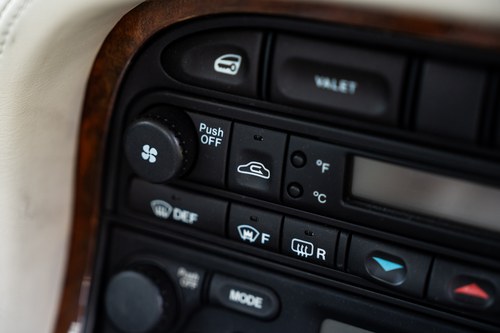 2000 Jaguar X308 XJR For Sale (picture 37 of 281)