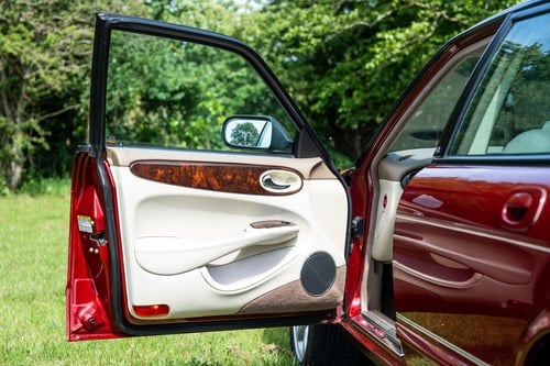 2000 Jaguar X308 XJR For Sale (picture 78 of 281)