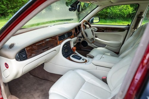 2000 Jaguar X308 XJR For Sale (picture 81 of 281)