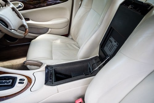 2000 Jaguar X308 XJR For Sale (picture 95 of 281)