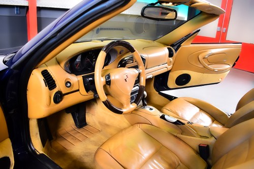 2002 Porsche 911 Carrera 4 3.6 Convertible 996 à venda (imagem 37 de 86)