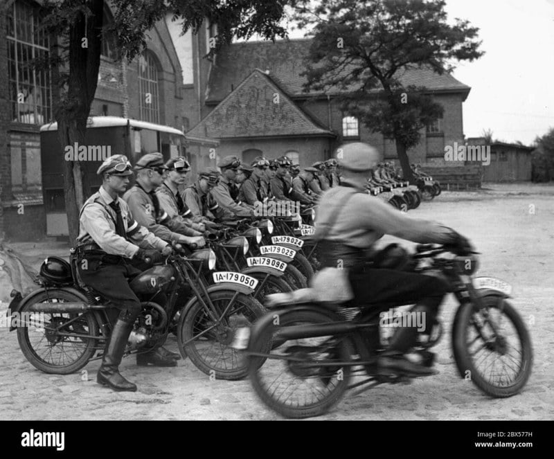 1937 DKW RT 100 - 2 1937 DKW RT 100 - 2
