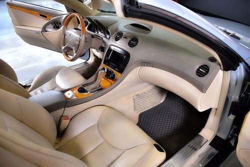 2007 Mercedes-Benz SL550 R230 zum Verkauf (Bild 71 von 134)