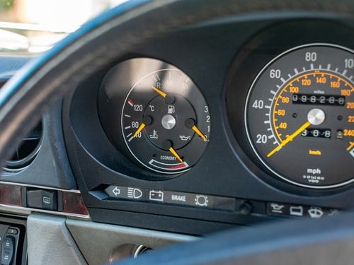 1986 Mercedes-Benz 500SL (R231) à vendre (picture 23 of 112)