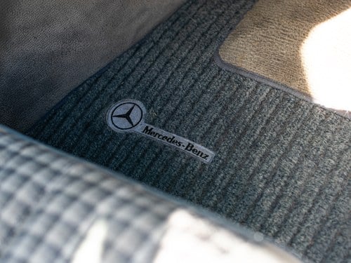1986 Mercedes-Benz 500SL (R231) à vendre (picture 33 of 112)
