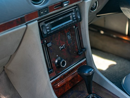 1986 Mercedes-Benz 500SL (R231) à vendre (picture 37 of 112)
