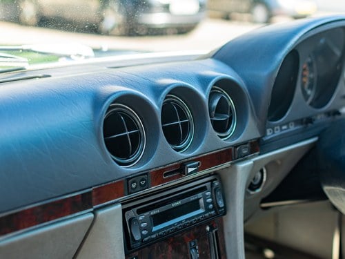 1986 Mercedes-Benz 500SL (R231) à vendre (picture 41 of 112)
