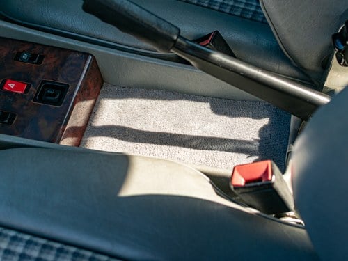 1986 Mercedes-Benz 500SL (R231) à vendre (picture 51 of 112)