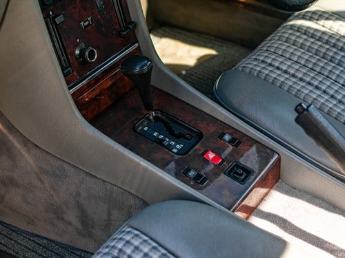 1986 Mercedes-Benz 500SL (R231) à vendre (picture 54 of 112)