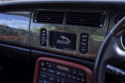 2002 Jaguar XKR (X100) à vendre (picture 30 of 156)
