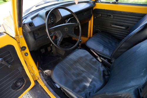 1977 Volkswagen Beetle 1303 S Karmann Cabriolet à venda (imagem 28 de 144)