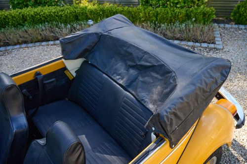 1977 Volkswagen Beetle 1303 S Karmann Cabriolet à venda (imagem 34 de 144)