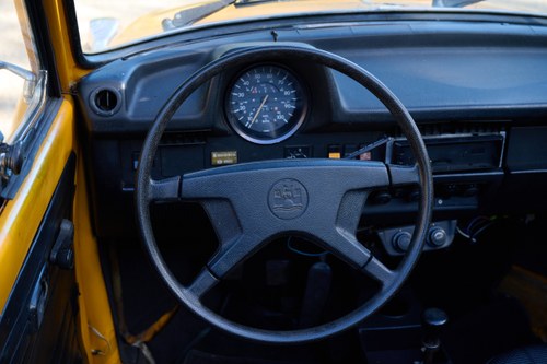 1977 Volkswagen Beetle 1303 S Karmann Cabriolet à venda (imagem 37 de 144)