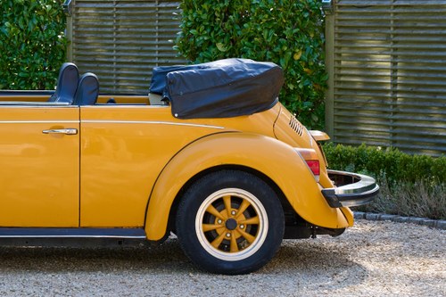 1977 Volkswagen Beetle 1303 S Karmann Cabriolet à venda (imagem 76 de 144)
