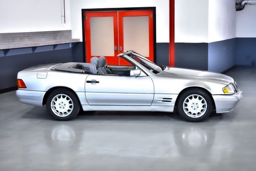 1998 Mercedes-Benz SL500 R129 till salu (bild 2 av 106)