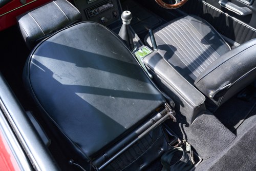 1973 MGB Roadster till salu (bild 32 av 198)
