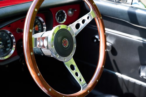 1973 MGB Roadster till salu (bild 38 av 198)