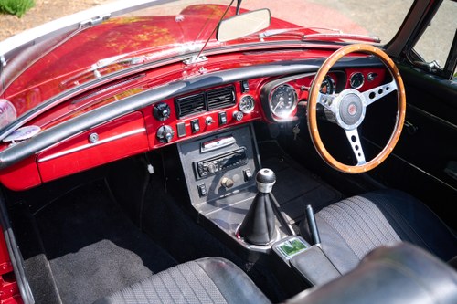 1973 MGB Roadster till salu (bild 66 av 198)