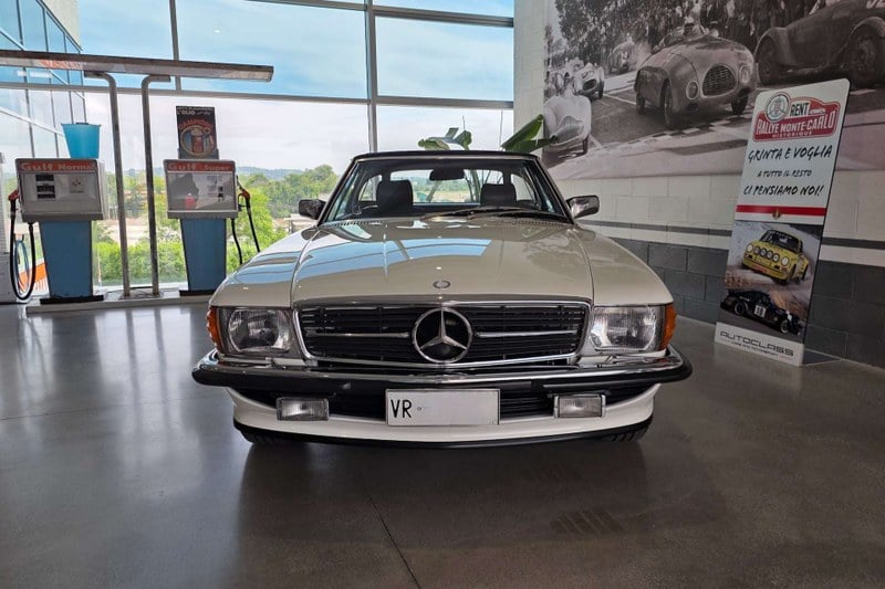 1985 Mercedes-Benz SL - 2 1985 Mercedes-Benz SL - 2