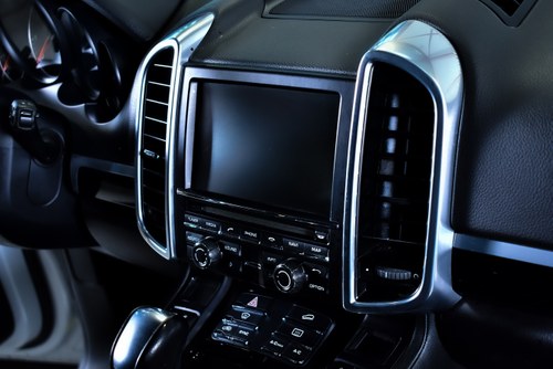 2015 Porsche Cayenne S SUV 3,6L V6 Te koop (foto 43 van 85)
