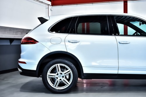 2015 Porsche Cayenne S SUV 3,6L V6 Te koop (foto 54 van 85)