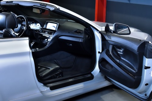 2012 BMW 650i Convertible 4,4L V8 Te koop (foto 44 van 91)