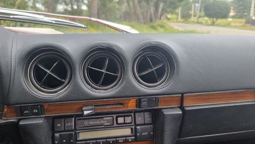 1983 Mercedes-Benz 280 SL R107 till salu (bild 32 av 100)