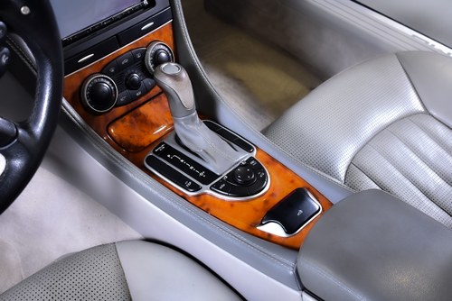 2005 Mercedes-Benz SL55 AMG till salu (bild 57 av 112)