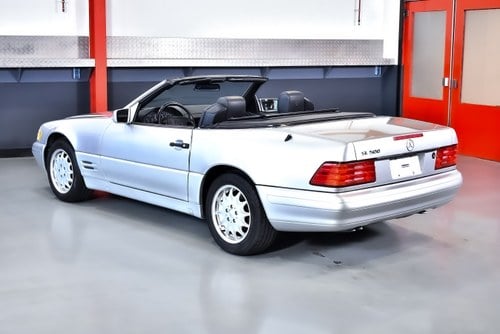 1998 Mercedes-Benz SL500 R129 till salu (bild 2 av 111)
