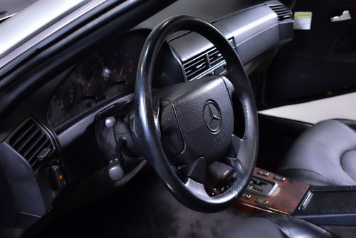 1998 Mercedes-Benz SL500 R129 till salu (bild 40 av 111)