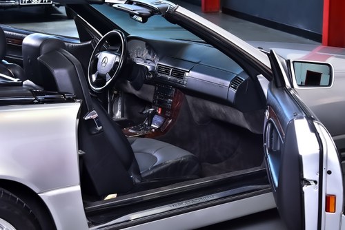 1998 Mercedes-Benz SL500 R129 till salu (bild 50 av 111)
