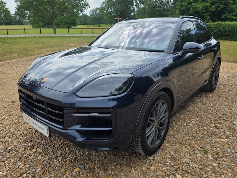 2023 Porsche Cayenne - 2 2023 Porsche Cayenne - 2