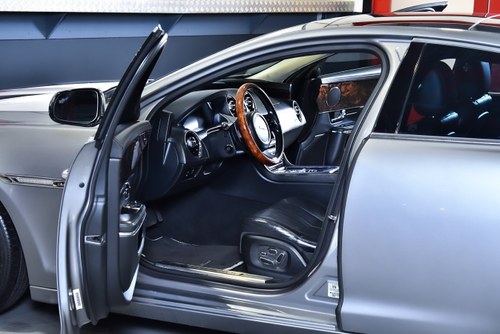 2012 Jaguar XJ Saloon 5,0L V8 zum Verkauf (Bild 30 von 77)