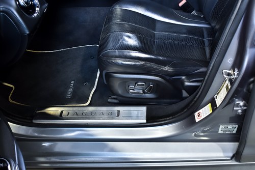 2012 Jaguar XJ Saloon 5,0L V8 zum Verkauf (Bild 31 von 77)