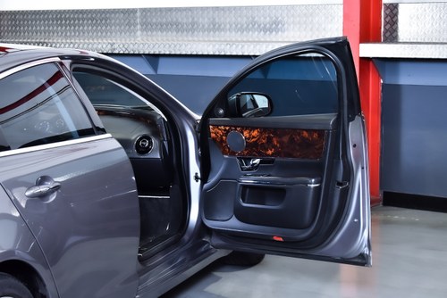 2012 Jaguar XJ Saloon 5,0L V8 zum Verkauf (Bild 38 von 77)