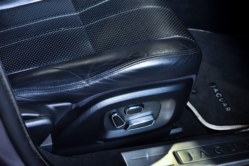 2012 Jaguar XJ Saloon 5,0L V8 zum Verkauf (Bild 40 von 77)