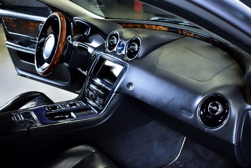 2012 Jaguar XJ Saloon 5,0L V8 zum Verkauf (Bild 42 von 77)