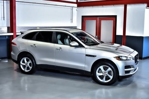 2017 Jaguar F-Pace 35t SUV Premium 3,0L V6 Te koop (foto 6 van 82)