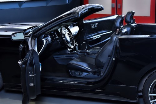 2016 Ford Mustang Ecoboost Convertible 2.3 Te koop (foto 27 van 86)
