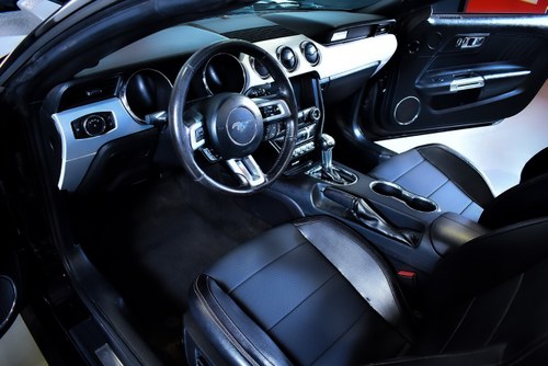 2016 Ford Mustang Ecoboost Convertible 2.3 Te koop (foto 35 van 86)