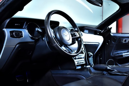 2016 Ford Mustang Ecoboost Convertible 2.3 Te koop (foto 37 van 86)