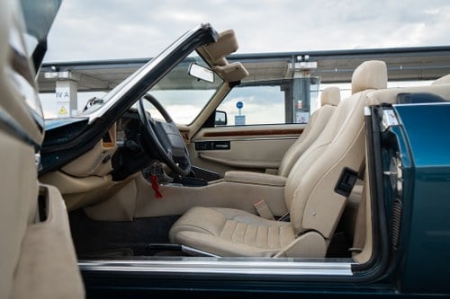 1994 Jaguar XJS 4.0 Convertible till salu (bild 38 av 90)